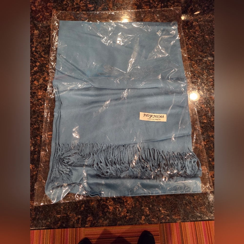 NWOT Pashmina Cashmere Wrap 70" x 26"